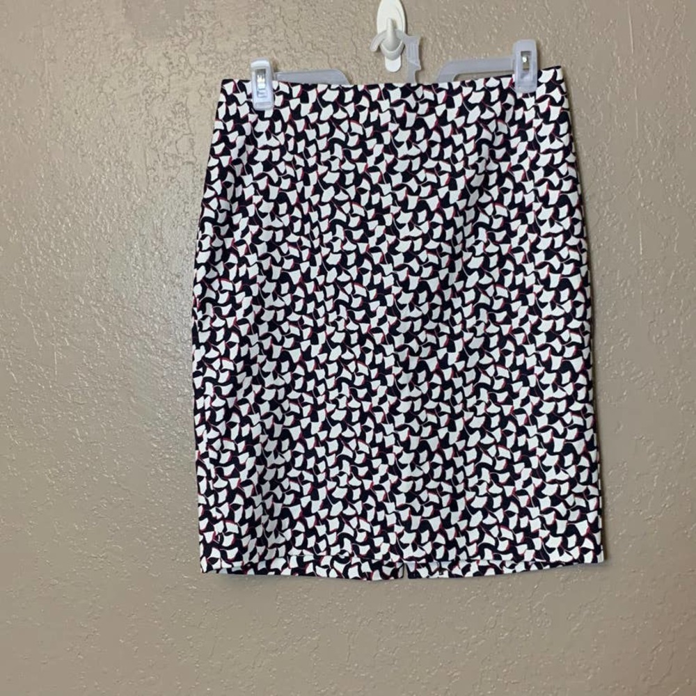 Ann Taylor Factory Skirt Size 12 Black White Pink Print